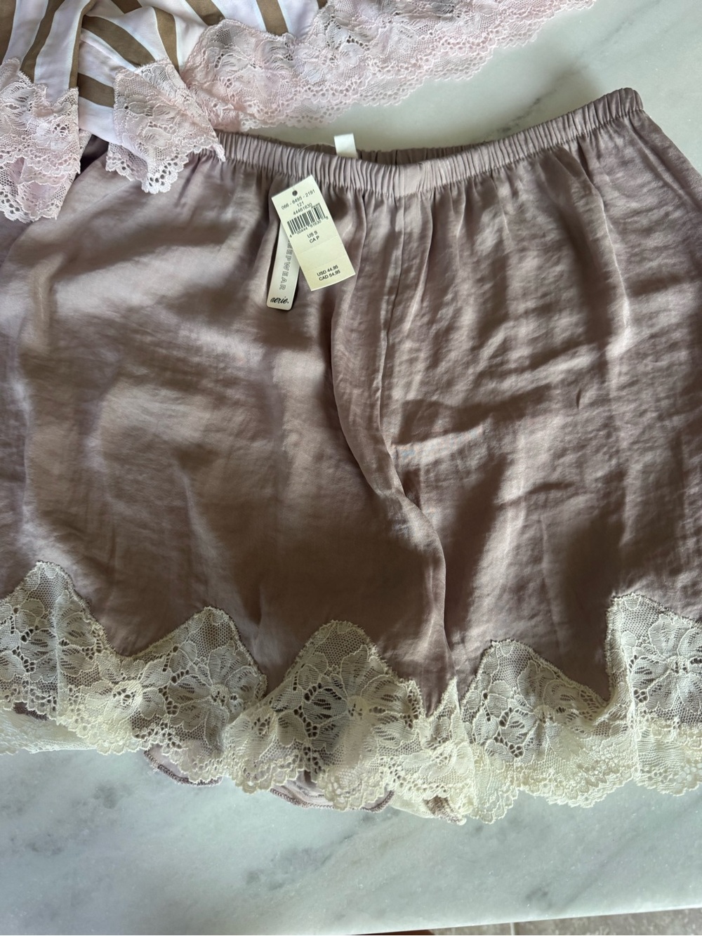 aerie Dusty Pink Sleep Shorts with Cream Lace Trim. Tag fell off